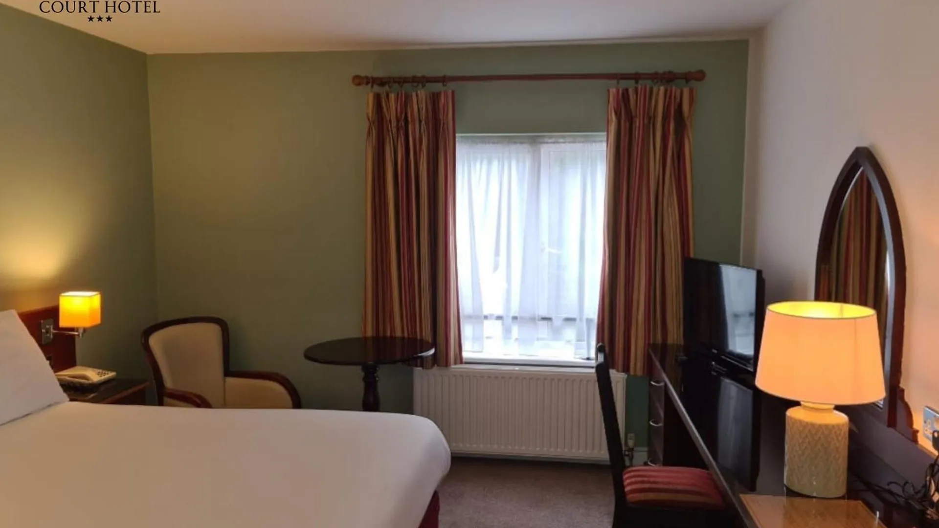 Killarney Court Hotel 3*,